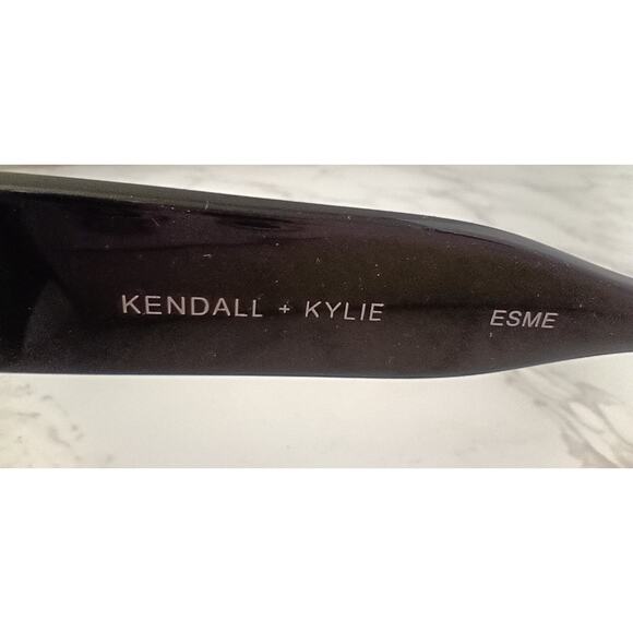 NEW Kendall + Kylie Oversized Black Womens Polarized Sunglasses - Picture 6 of 7